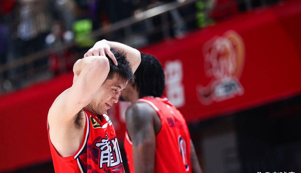 问鼎娱乐下载官网-今晨尤文图斯防线松动冲刺阶段费城76人备战CBA季后赛，这操作让人直呼：广州队关键时刻战术微调的简单介绍